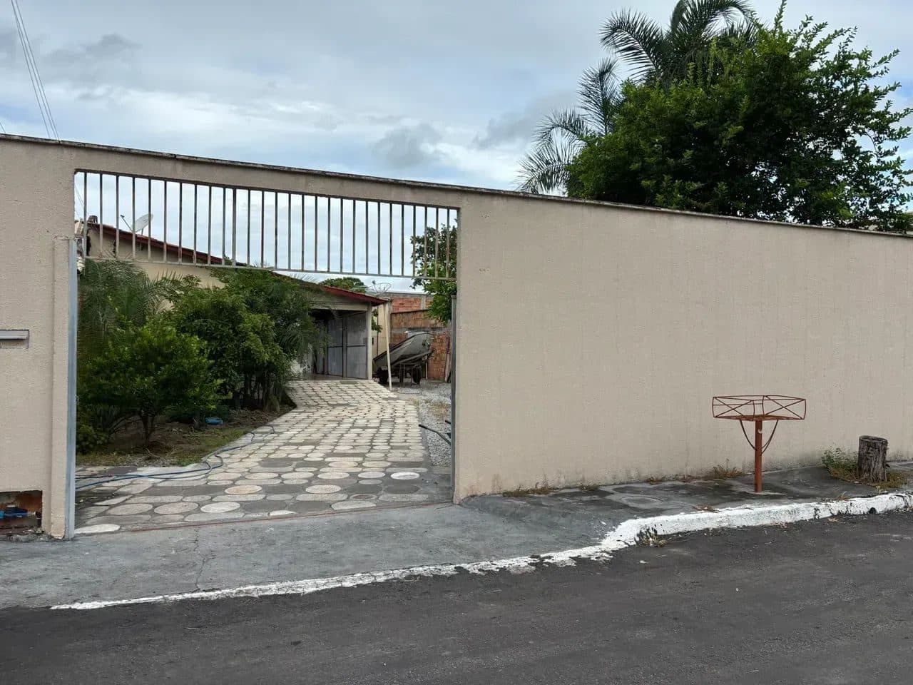 Casa em Aruanã-GO / 02 Qts - Lote: 403m2 - Miniatura 2