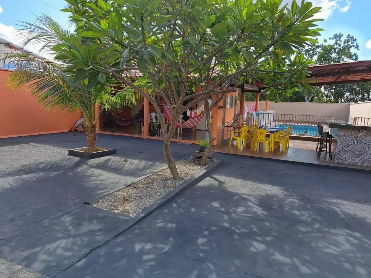 Casa em Aruanã-GO / 03 Qts (02 Suítes) - Miniatura 3