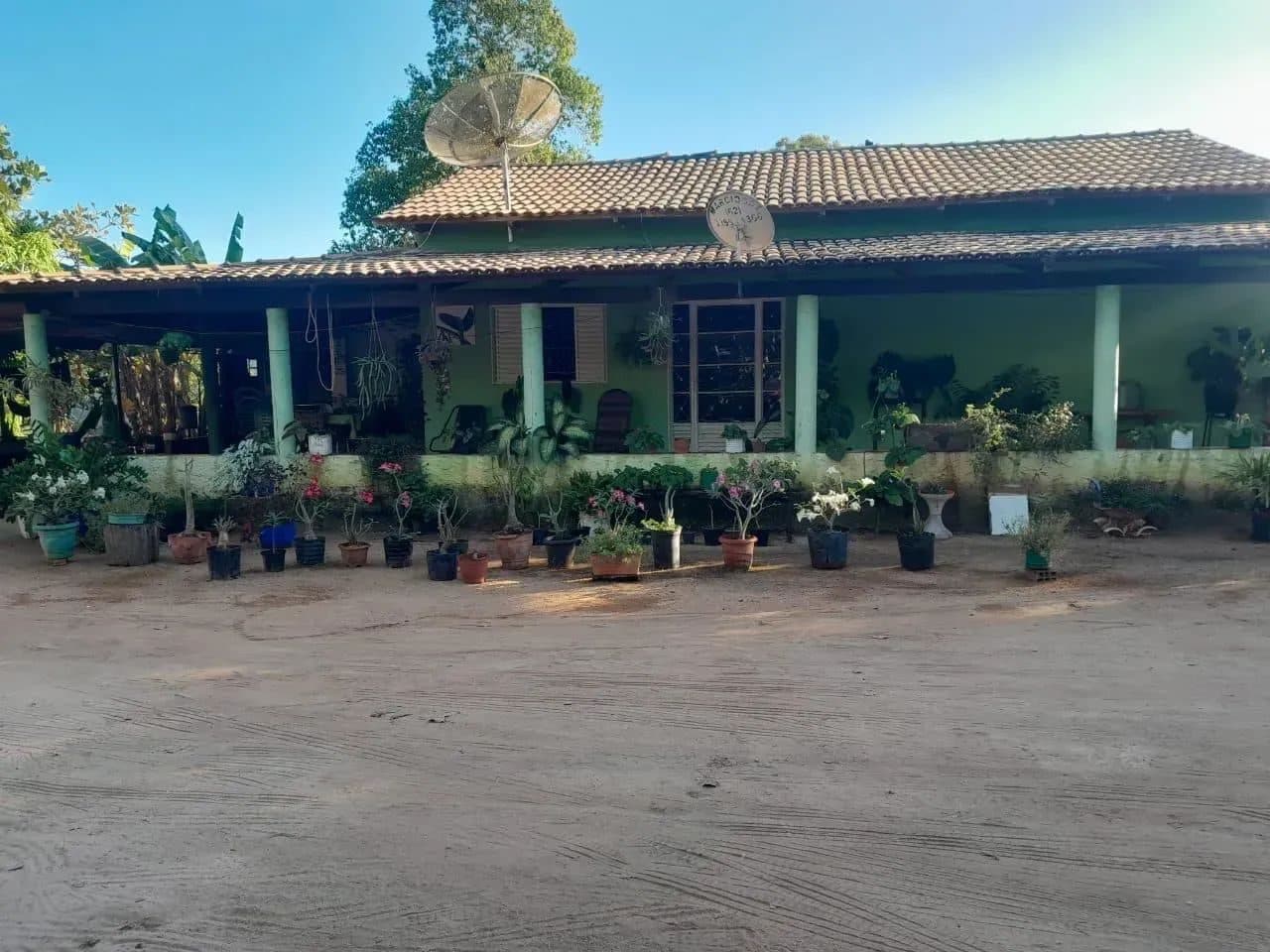 Casa em Aruanã-GO / 03 Quartos - Ótima Localização - Miniatura 2