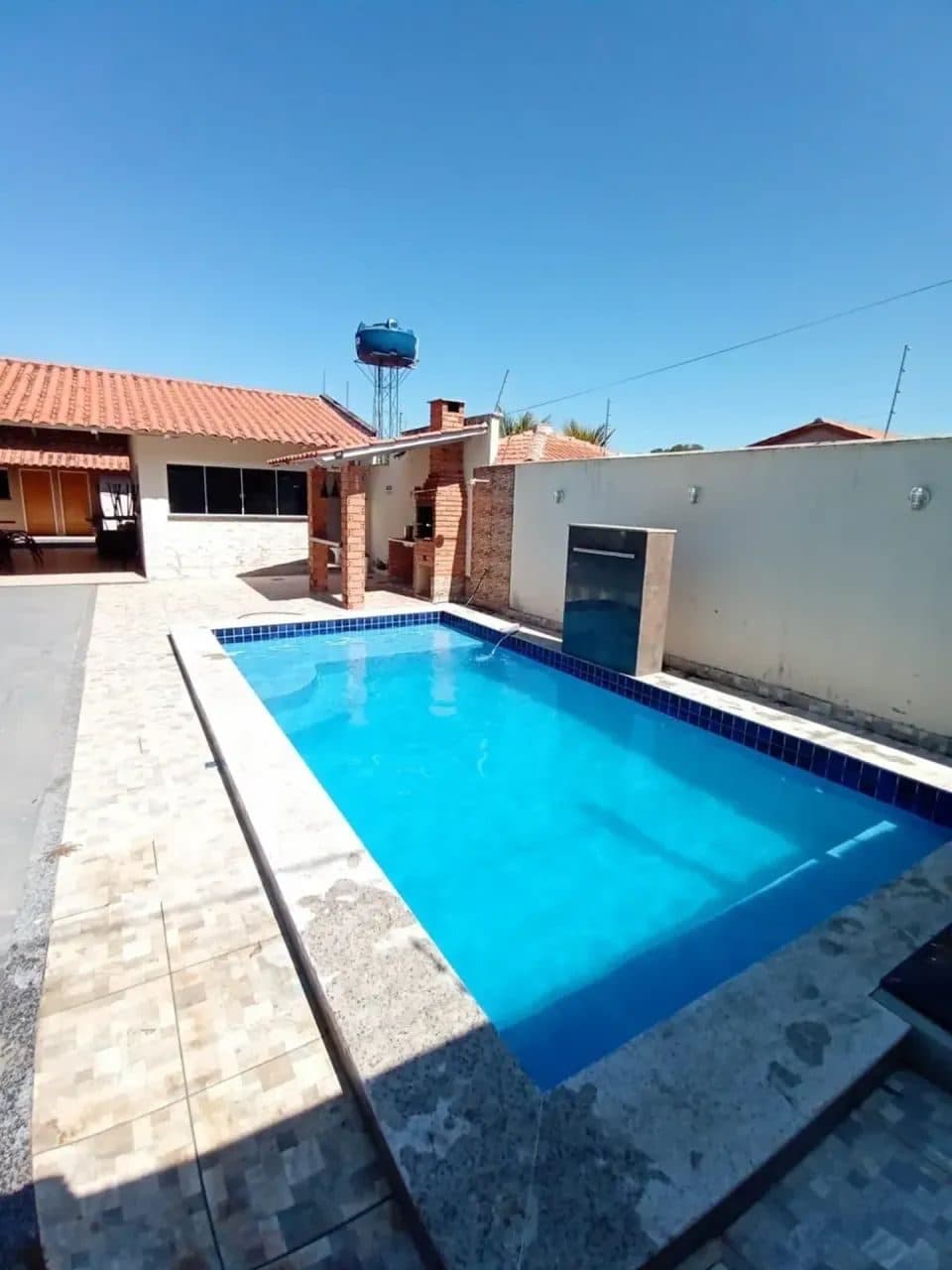 Casa em Aruanã-GO / 04 Qts (03 Suítes) - Miniatura 2