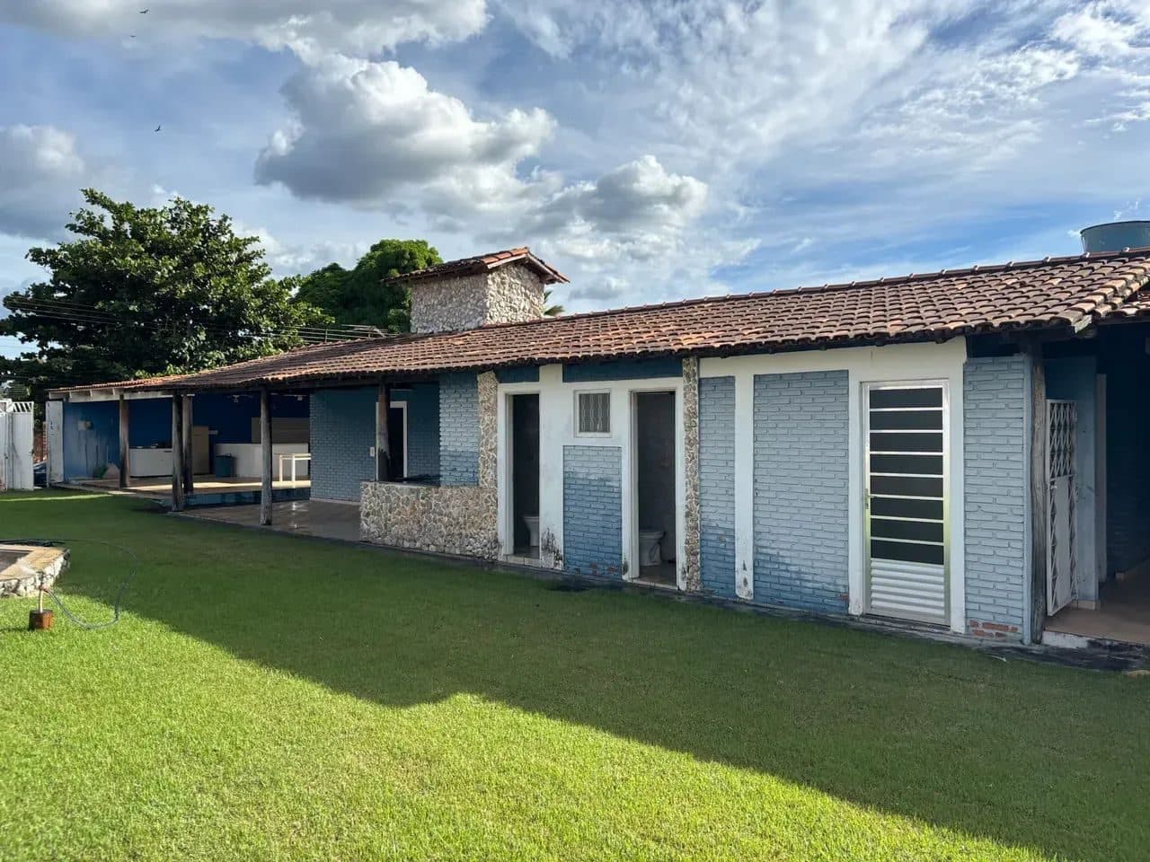 Casa em Aruanã-GO / 04 Suítes - Lote: 1.122m2 - Miniatura 3