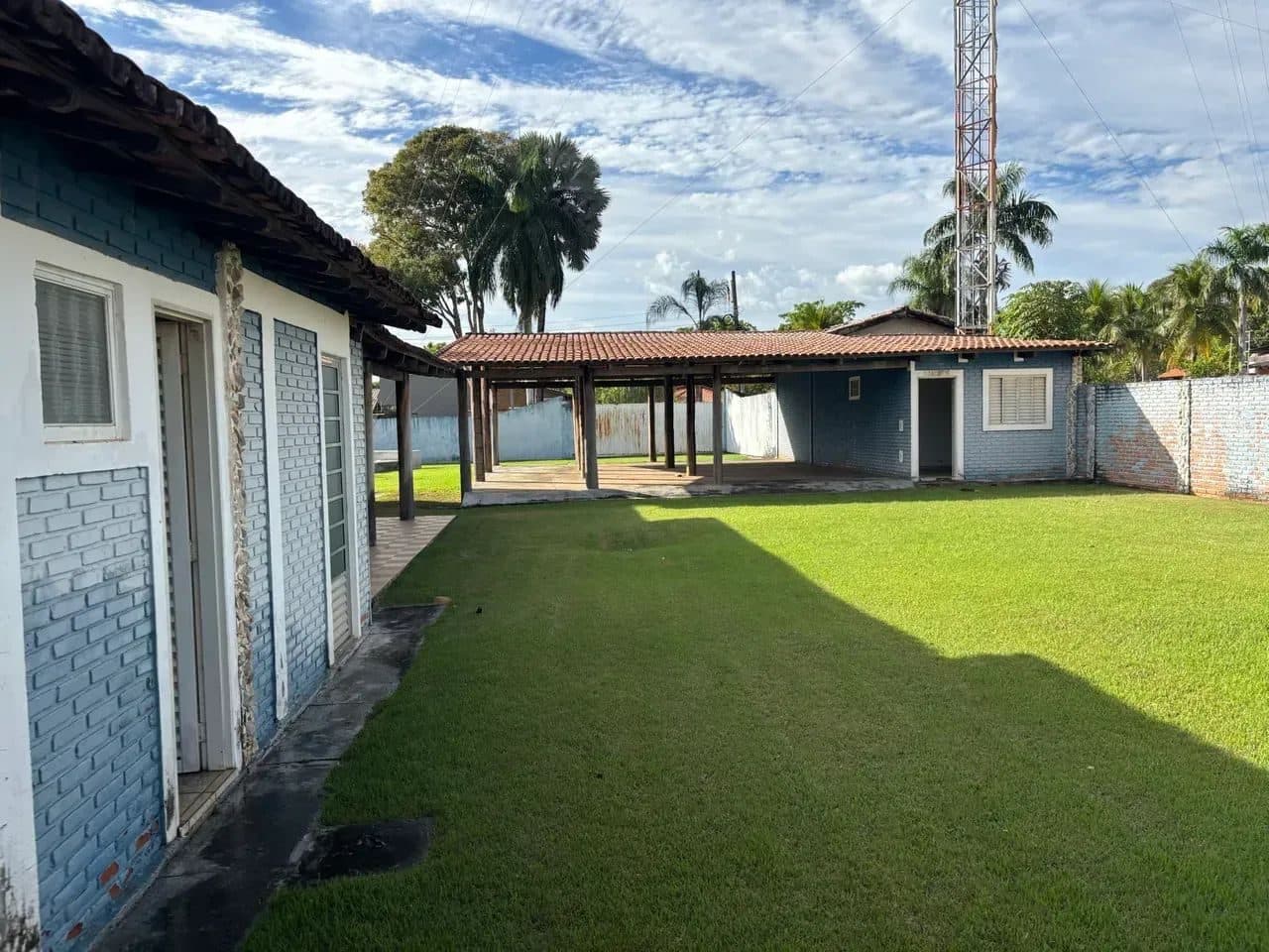 Casa em Aruanã-GO / 04 Suítes - Lote: 1.122m2 - Miniatura 8