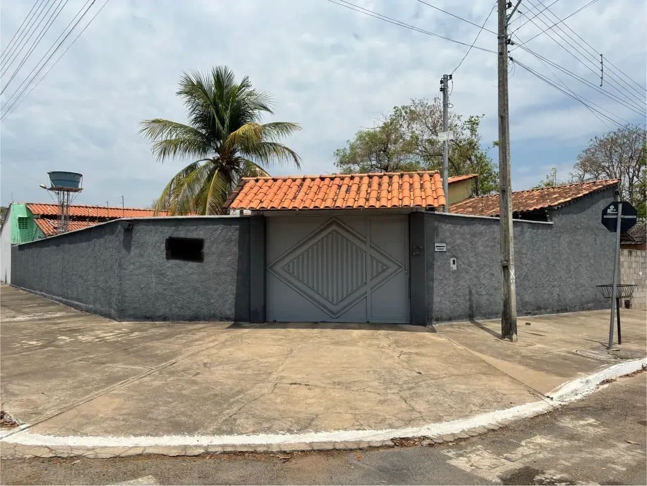 Casa em Aruanã-GO / 04 Suítes - Próximo ao Fórum - Miniatura 2