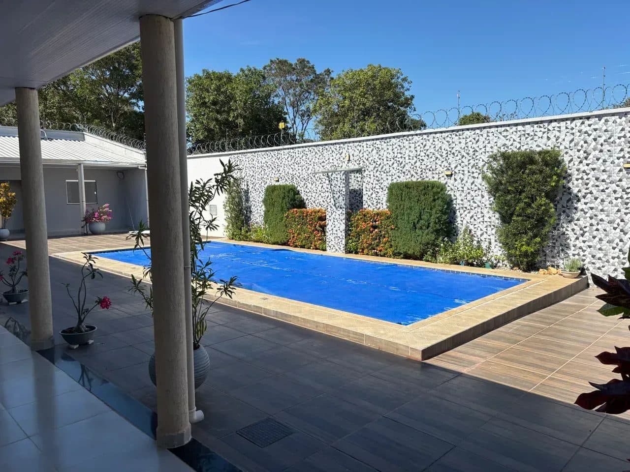 Casa em Aruanã-GO / 08 Suítes - Lote: 720m2 - Miniatura 8