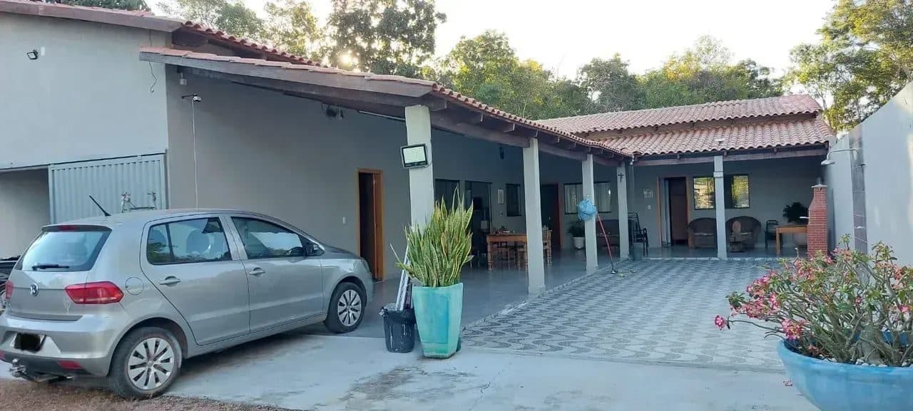 Casa em Aruanã-GO / 02 Suítes - Lote: 632 m2 - Foto 1